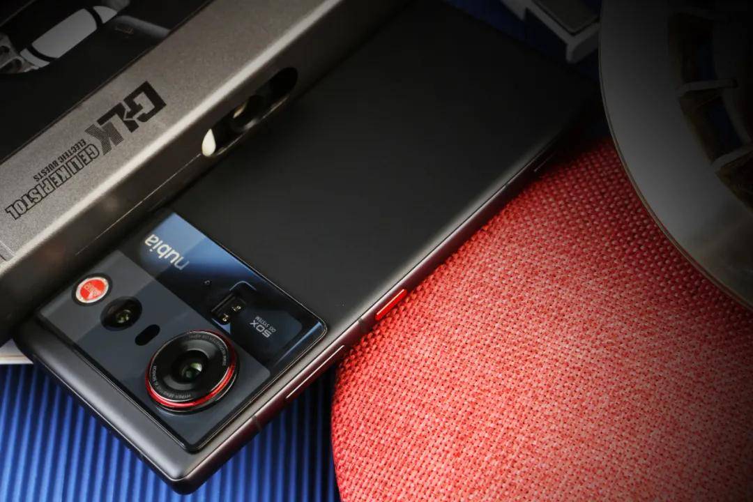 机”!努比亚 Z80 Ultra深度体验不朽情缘游戏手机版一台不妥协的“街拍游戏(图7) 机”!努比亚 Z80 Ultra深度体验不朽情缘游戏手机版一台不妥协的“街拍游戏(图7)