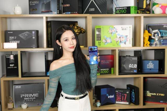 游戏机努比亚Z80 Ultra测评不朽情缘游戏手机版能拍能打!街拍(图21) 游戏机努比亚Z80 Ultra测评不朽情缘游戏手机版能拍能打!街拍(图21)